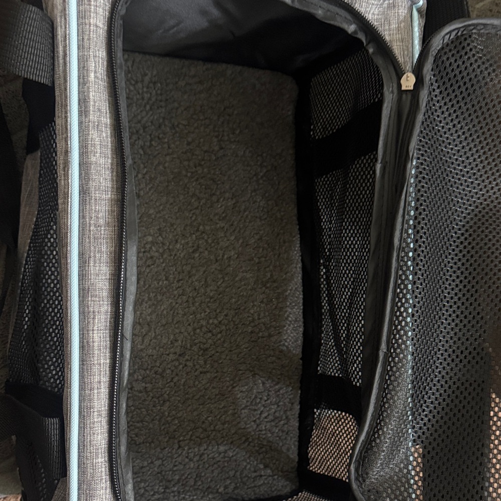 Black and Gray Cat Carrier - Picture 3 of 5